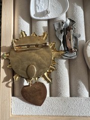 Vintage Christmas Brooch Lot 8pc Resin Metal Clay Snowman Tree Santa Heart 1990s