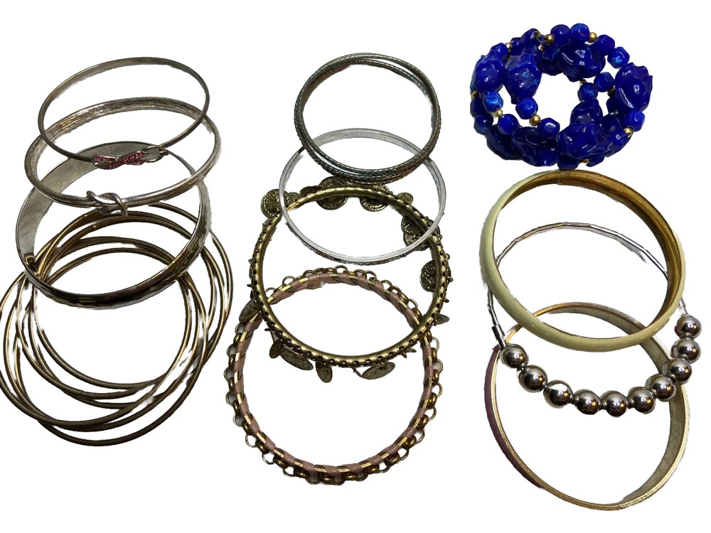 VTG 1950S TO 1970S BRACELET Bangle LOT 12 TOTAL Enamel Hammered Brass Fair Wrap￼
