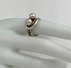 Vintage 925 Sterling Silver Modernist Ring with Twin Ball Design Size 7.5