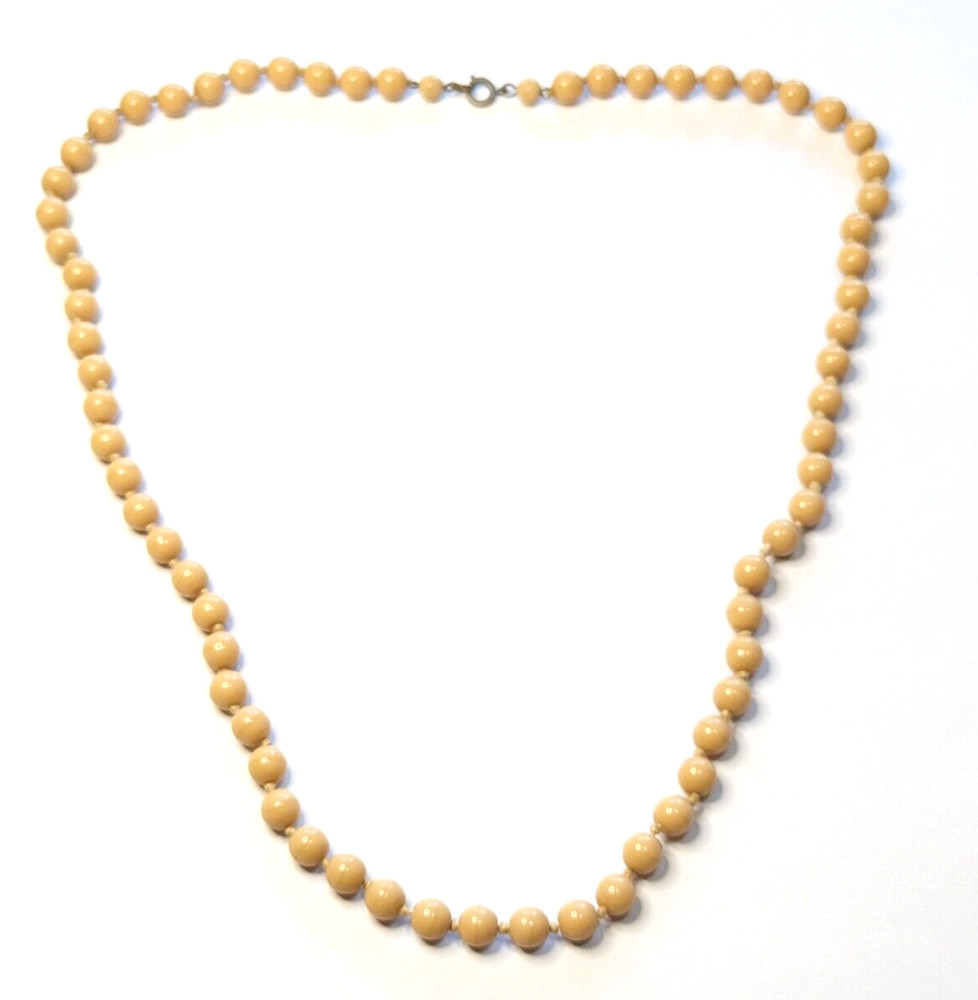 Vintage Cream/Beige Color Swirl Art Glass Beaded Necklace 25″ Long