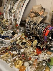 Pretty Junk Jewelry Lot Vintage And Modern Mix 9 1/2 Lbs. For Repurpose Or Craft