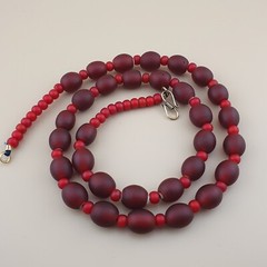 Venetian Red WhiteHeart Trade Glass Beads Necklace 12.6mm x 11.4mm & 6-7mm