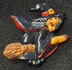 Vintage 70’s Hallmark Cards Halloween Witch Riding A Broomstick Pin / Brooch