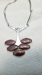 Retro Vintage 1977 Sarah Coventry Continental Necklace, Excellent condition.
