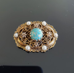 Vintage Turquoise Glass Faux Pearl Filigree Gold Tone Brooch Pin Ornate