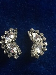Vintage 1950’s – 1970’s WARNER Clip Rhinestone and Silver Tone Earrings