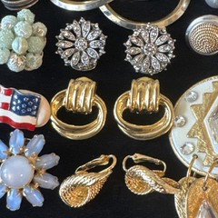 HUGE LOT Of Pairs VINTAGE CLIP ON AND SCREWBACK EARRINGS Rhinestones
