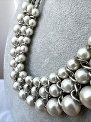 Graduated Pearls 3-layer y2k 1990 2000s Modernist Metal Jewelry VTG necklace