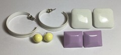 VINTAGE 4 PAIR MIXED LOT OF ENAMELED PIERCED EARRINGS WHITE LAVENDER YELLOW NICE