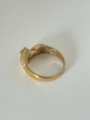 Vintage Thailand Gold-Tone Solitaire Ring – Ribbed Swirl Design