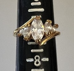 LADY REMINGTON MARQUIS CUT CRYSTAL GOLD TONE VINTAGE RING SZ 7