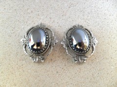 Vintage Whiting & Davis Co. Silver Tone Hematite Oval Clip On Earrings Classic