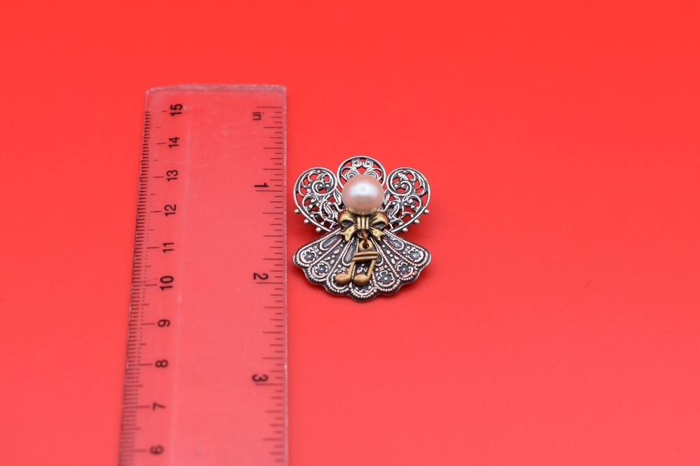 Angle broach/pendant
