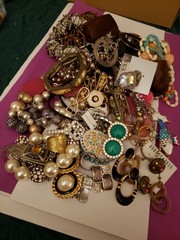 Vintage/Now Jewelry Lot Resell Craft Repair Mostly Wearable Many Signed 4.15 lbs