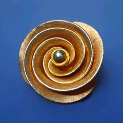 Vintage 60s Golden Pinwheel Rose Spiral w/ Faux Round Pearl Center