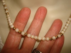 Vintage Approx 5.7mm Pearl 14K Yellow Gold Clasp With Gold Beaded 18″ L Necklace