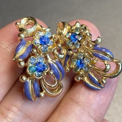 Vintage Clip-On Climber Earrings Estate Jewelry Pre-Owned Blue Flower 1950s
