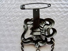 aRT NOUVEA ANTIQUE JEWELRY PIN ELITE WM LUKEY SILVER PLATE LARGE BROOCH neocurio