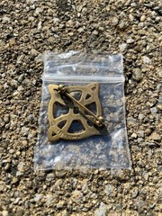 VINTAGE CELTIC KNOT GOLD TONE BROOCH/PIN SIGNED MMA 1982 / FROM NYC