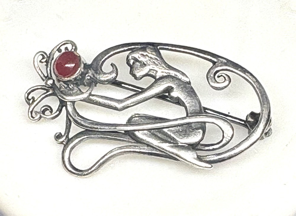 K28 Filigree Irish Fairytale 1.35” Brooch 4g Vintage 1950-1970s