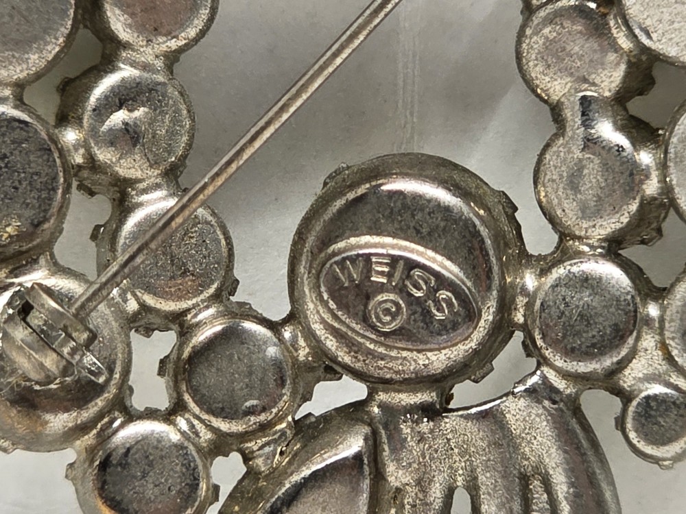 Weiss Signed Smoky Grey Gray Rhinestone Wreath Brooch GLITTERING!