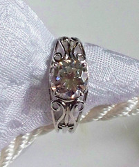 NEW VTG Women’s 10KWG Ring W/ Round Cut Clear CZ 2.0 CTTW Size 7 – G8