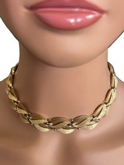 Crown Trifari Gold Trifanium Leaf Panel Link Collar Choker Brushed Polished Tone