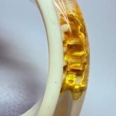 Chunky Vintage Asian Dragon White and Gold Lucite Bangle Bracelet 7.5″ Boho