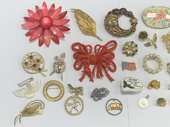 Vintage Estate 36pc Jewelry Lot Brooches Pins Celluloid Metal Stones Religious