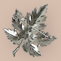 Vintage TRIFARI Brushed Silver MAPLE LEAF Pin Brooch Pierced Openwork Signed