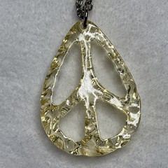 VTG Peace Love Sign Plastic Oval Pendant Silver Tone Chain Necklace 36” NOS NEW