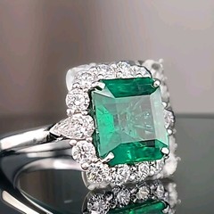 Vintage Platinum Engagement Ring 5.30CT. Gem Natural Green Emerald Square Shape