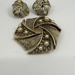 Vintage Emmons Faux Pearl Starburst Goldtone Brooch & Earrings Set Maltese Read