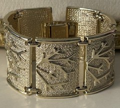 Vintage Coro Pegasus Gold Tone Modernist Panel Bracelet Leaf Textured Wide 6.75”