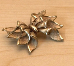 Vintage Brushed Goldtone Signed Coro Francois Ribbon Bow Pin-2”
