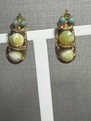VTG Mid Century Cluster Clip On Earrings Faux Jade Turquoise Green Gold Unique