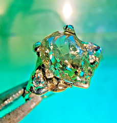 2.CARAT center NATURAL Diamond “Not a LG enhanced” w/side diamonds, 14k solid yg