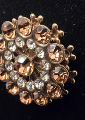 Vintage Rhinstone Brooch Round Gold Tone Amber & Clear Cystal Doomed Pin 1950’s