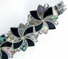 VINTAGE MEXICO STERLING BRACELET, 6 3/4 INCHES WRIST, 1 1/8 INCHES WIDE, 30 GRS