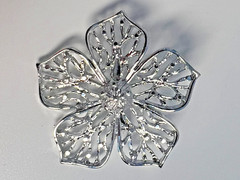 Vintage Gerry’s Signed Silver Tone Dogwood Flower Brooch 1 5/8″