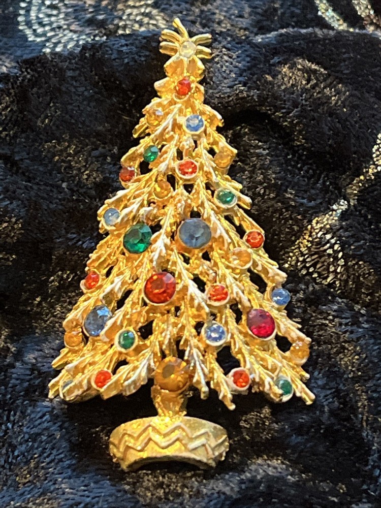 Vintage ART Christmas Tree Brooch Holiday pin Gold Tone Red Blue Crystal
