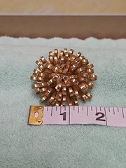 Vintage Unbranded Gold Toned Bow Round Brooche *SEE PICS