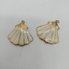 Abalone Mother Of Pearl Gold Trim Sea Shell Shape Pendant 1.5″ Lot Of 2