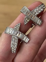 Glamorous Designer Jarin Pave’ Faceted Crystal Rhinestone Clip Earrings Sparky