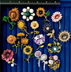 Lot of 17 Flower Brooches Pins Sunflower Daisy Mixed Costume Jewelry Rhinestone