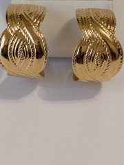 Avon Gold Tone Demi Hoop Textured Rope Style Stud Drop Earrings 1.25″. Vintage.