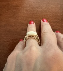 PRISTINE VINTAGE 14k GOLD WHITE CORAL RING ~SIZE 6 ~ORNATE FILIGREE SETTING