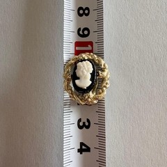 1970s USA Vintage Cameo-Style Earrings With SFG Stamp – Classical