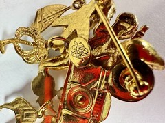 Vintage Brooch Kirks Folly Charms Travel Adventure Dangle Goldtone