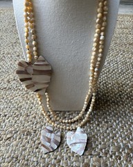 Stunning Vintage Signed “SANDEE” Mother-of-Pearl Pendant Necklace and Earring